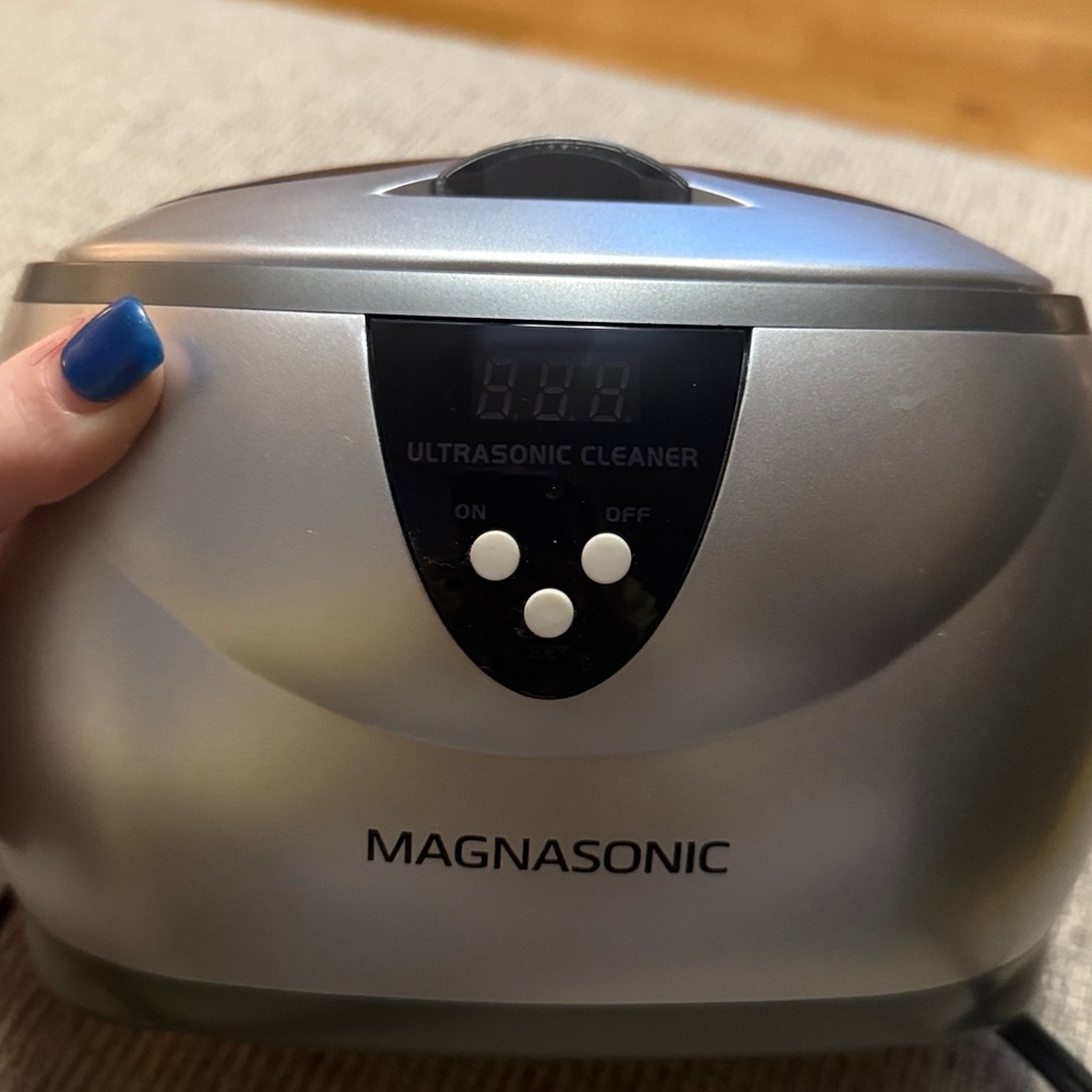 Magnasonic Ultrasonic Cleaner - Picture 12 of 14